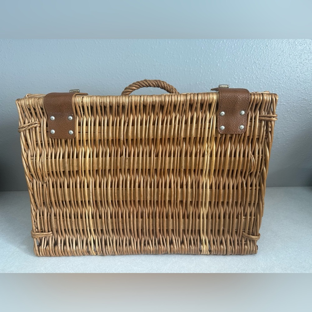 Vintage Wicker Picnic Basket Storage Box Hinged Lid Handle
